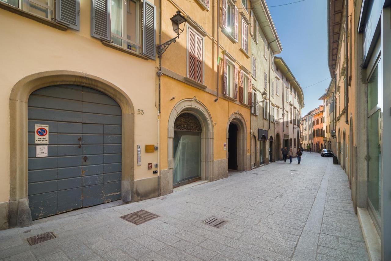Bergamo Art Apartment Luaran gambar